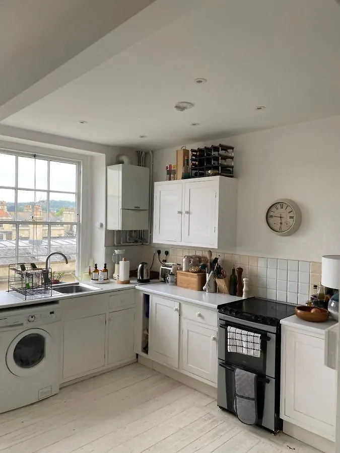 Stunning Georgian Central Bath Home 0*,