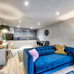 Scotland St - Stylish In Famous Edinburgh's New Town Apartment Edinburgh