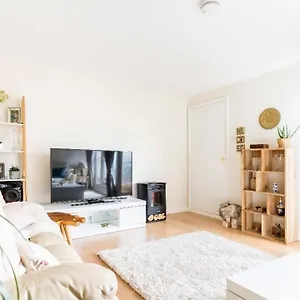 Cosy Near The Centre With Free Parking Bath